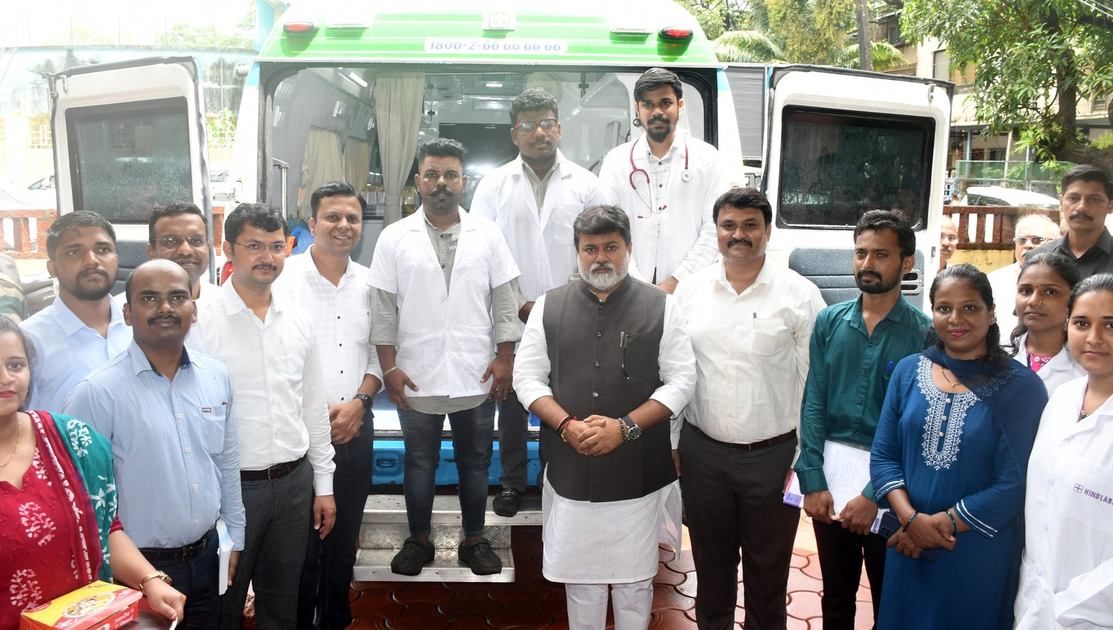 ‘Labour Health Checkup and Treatment Scheme’ Mobile Checkup Clinic inaugurated by Guardian Minister Uday Samant Ratnagiri, dt. 27 (Jimaka): Among the various schemes implemented by the Construction Workers Welfare Board for the registered construction workers and their families, a free mobile medical unit (mobile state-of-the-art examination clinic) under the “Workers Health Check-up and Treatment Scheme” was launched yesterday by Guardian Minister Uday Samant.